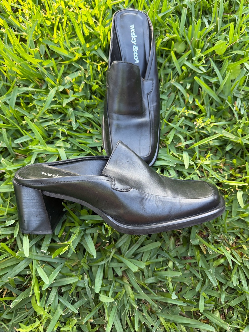 Vintage Wesley & Co Black Leather Mule Heels Size 6.5 Y2K Minimalist - Picture 4 of 7
